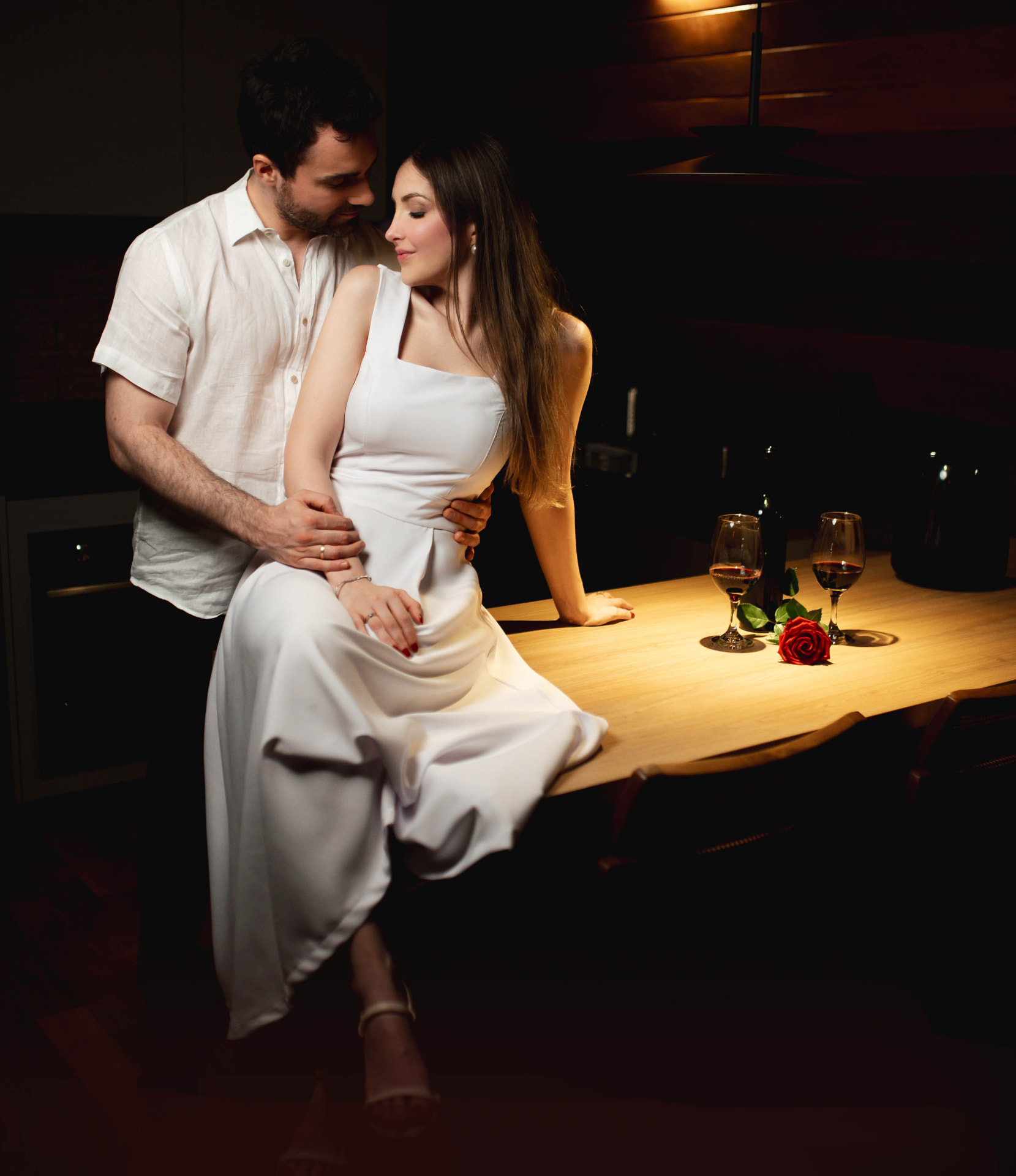 Casal em momento romântico